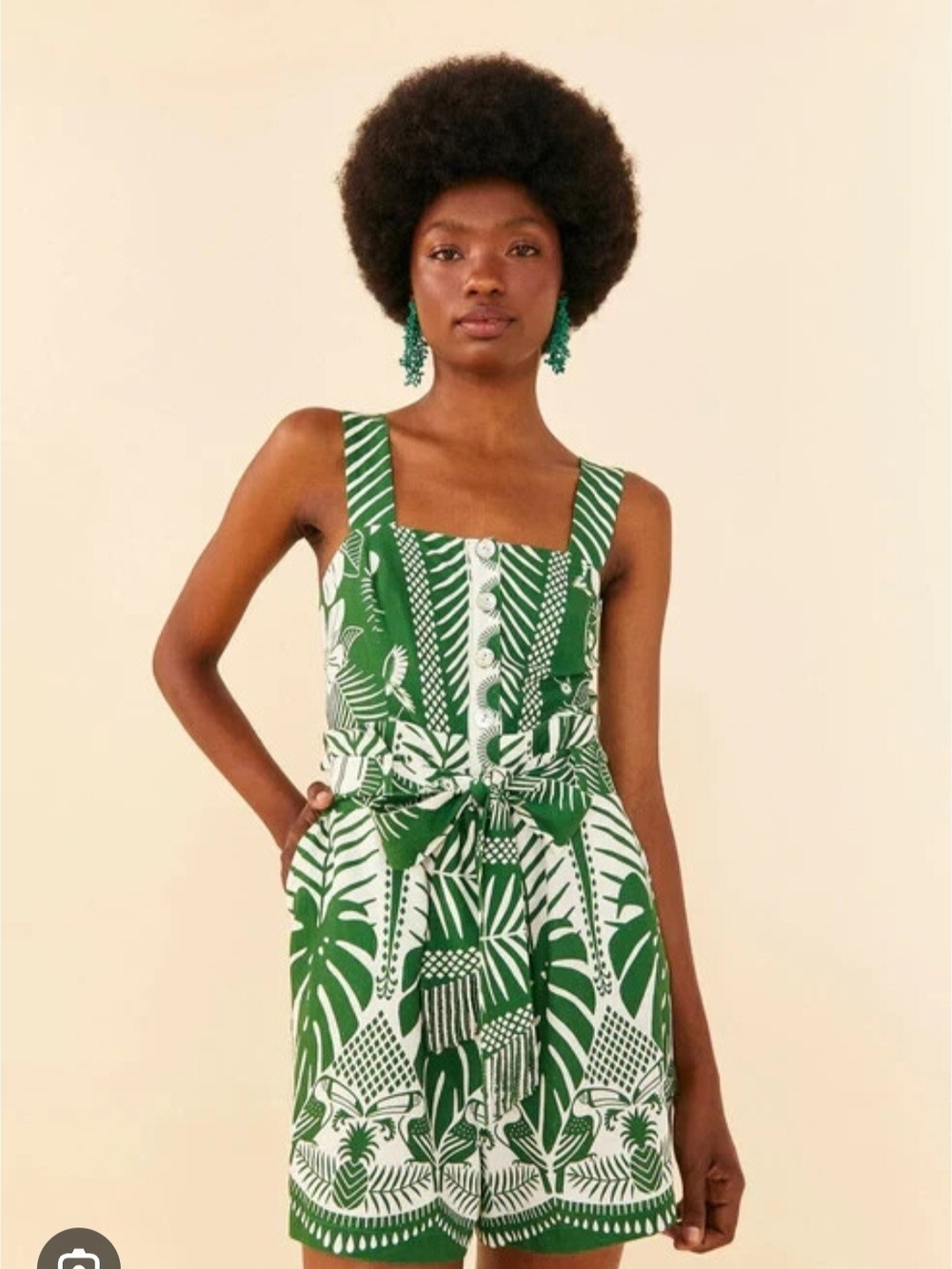 Farm Rio Macaw Elegance Romper Green & White Tropical Print Size Medium NWOT